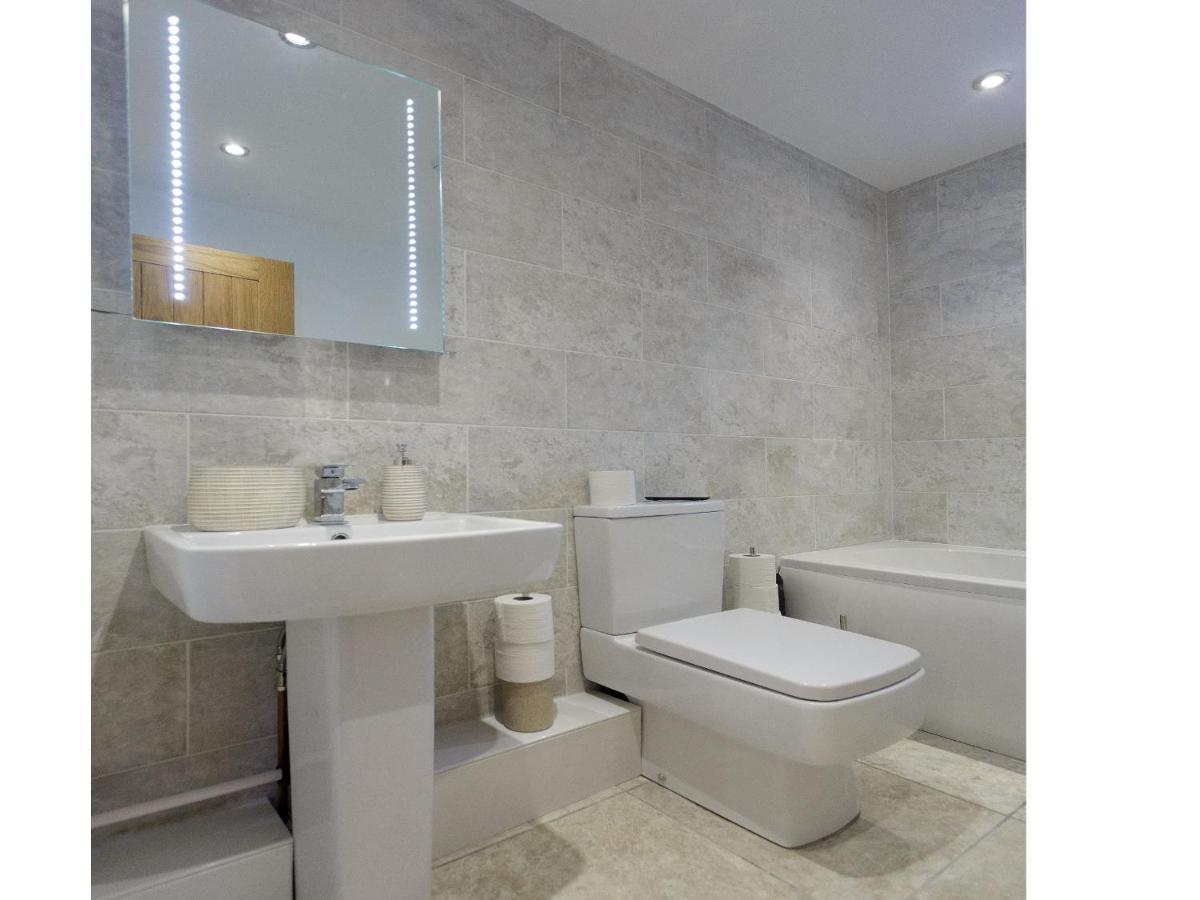 Live In Leeds Greenhill Bungalows Ngoại thất bức ảnh