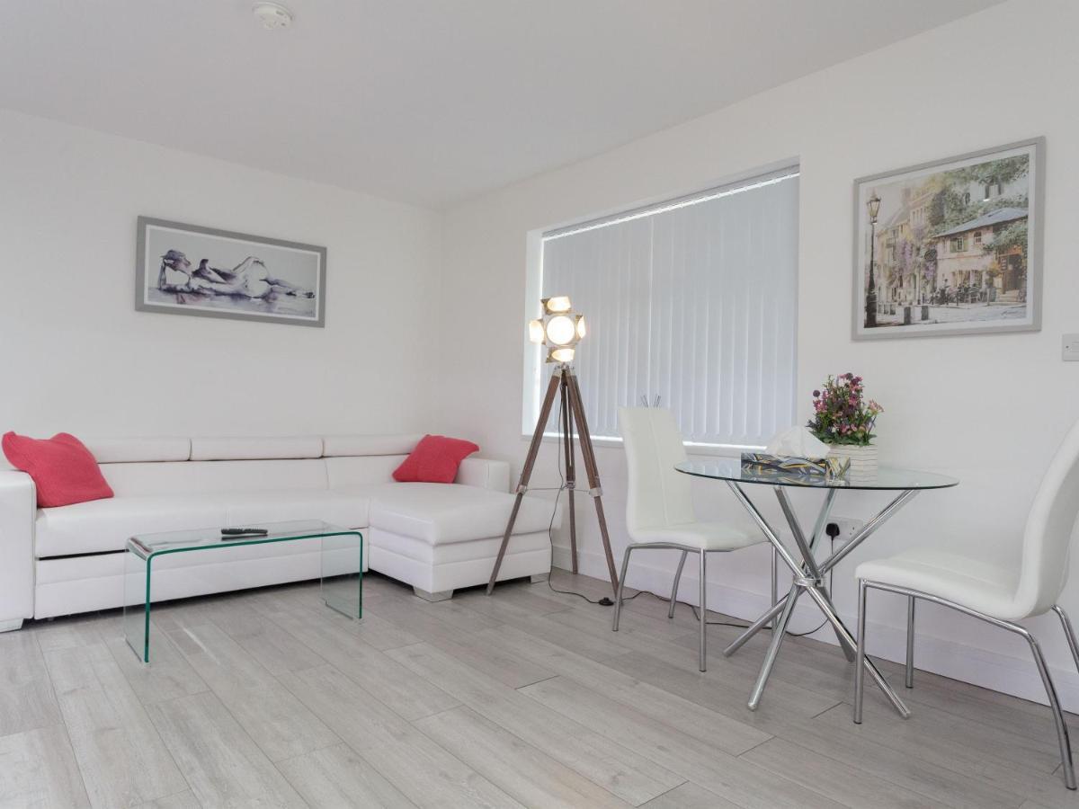 Live In Leeds Greenhill Bungalows Ngoại thất bức ảnh